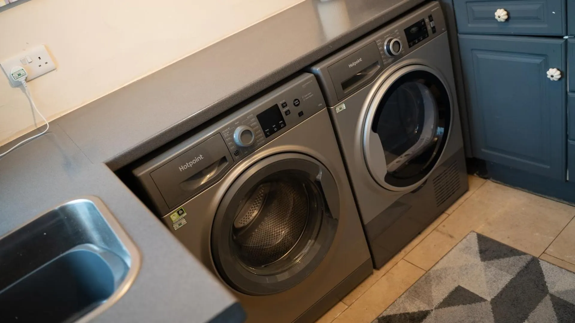 펜션 일클리 4 Bed End Terrace - Sleeps 7 빌라