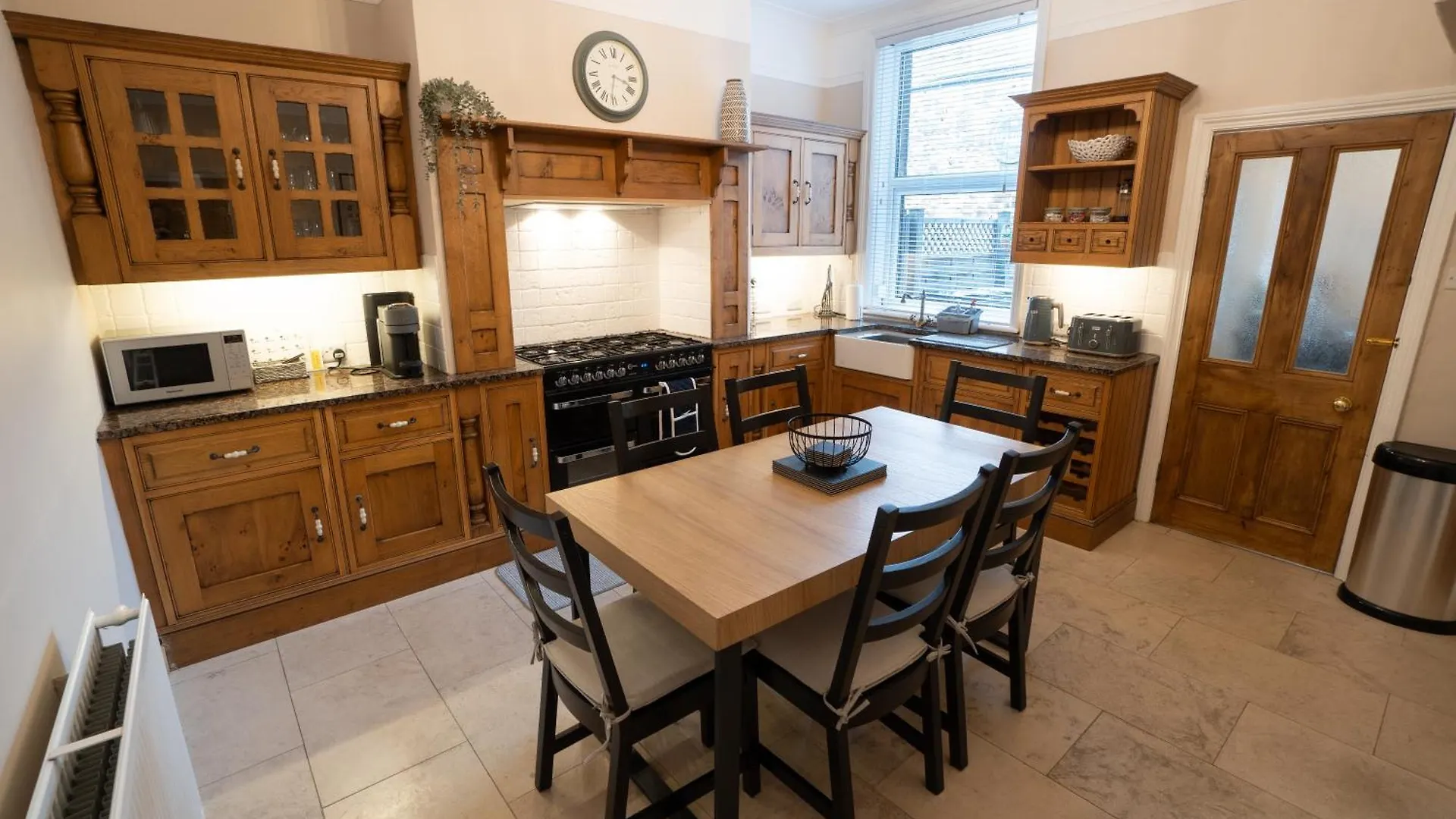 일클리 4 Bed End Terrace - Sleeps 7 빌라 0*,